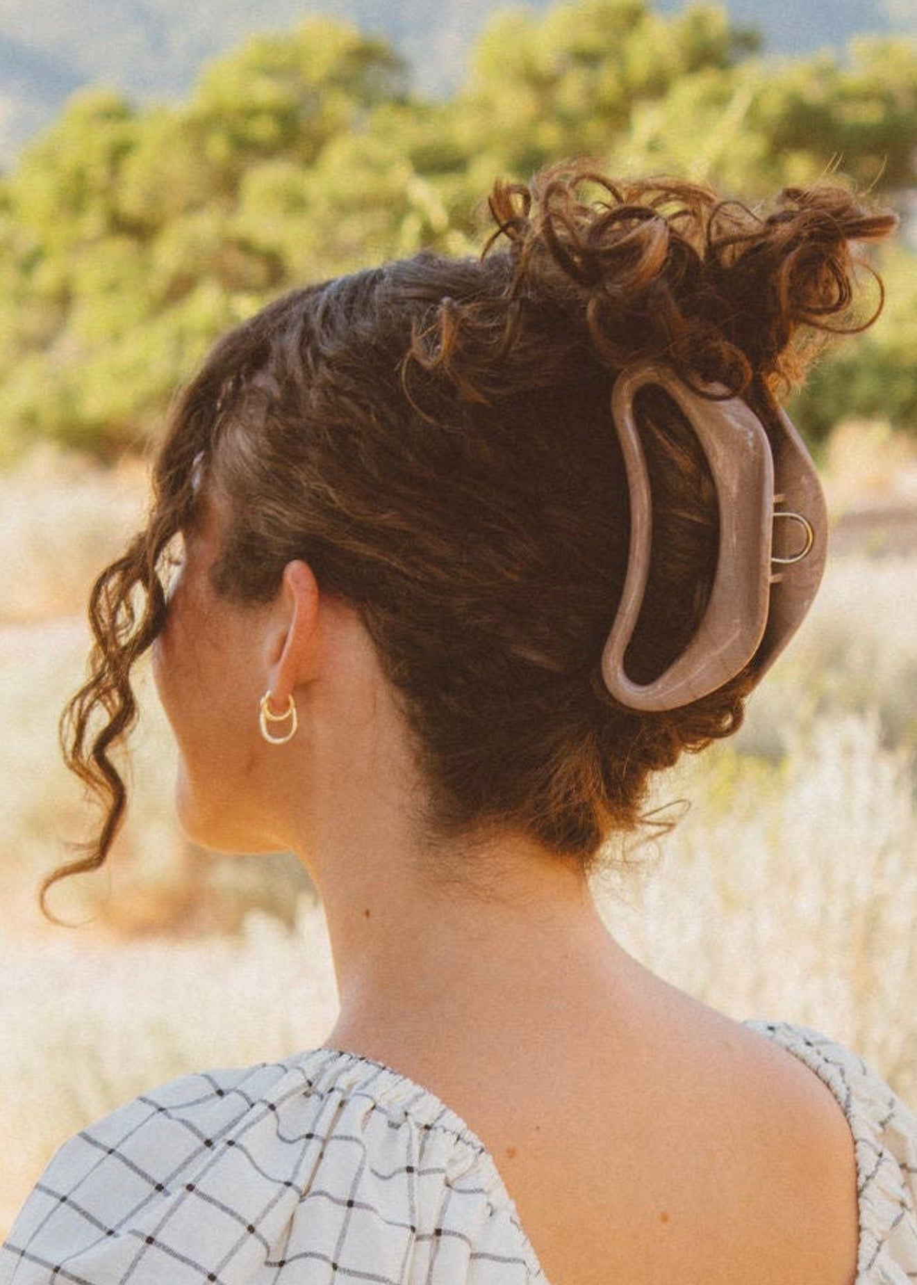 ✨PREORDER | ETA 2 WEEK✨ Creamy Brown Claw Clip