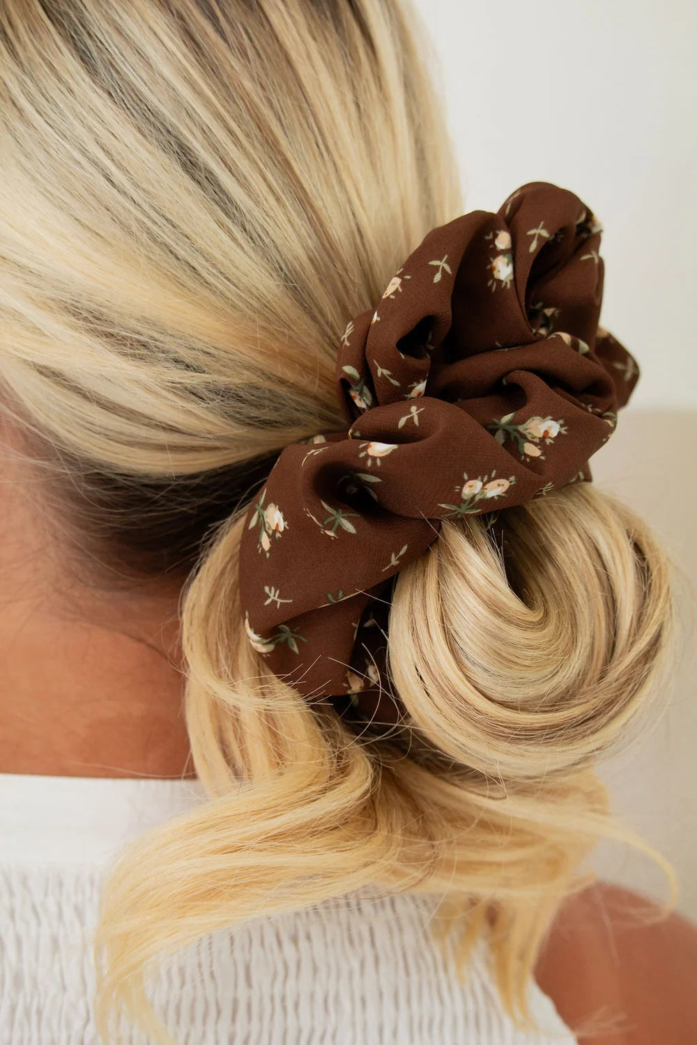 ✨PREORDER | ETA 2 WEEKS✨ Jumbo Scrunchie | Hickory Floral